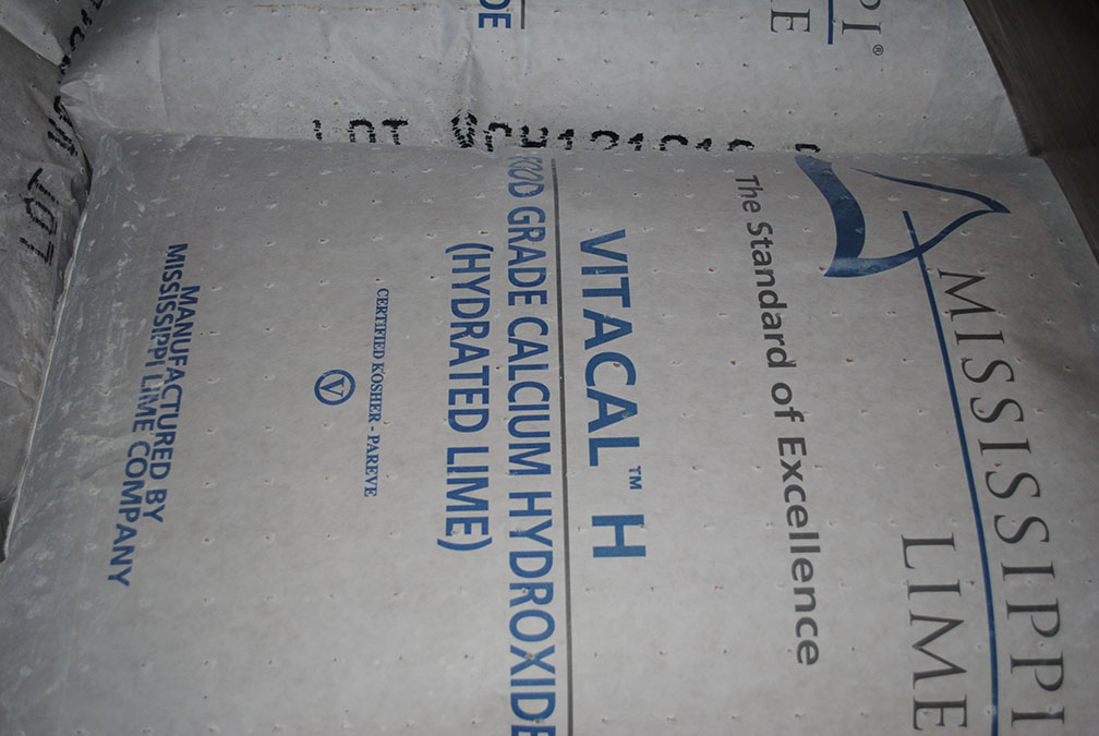 SKID OF 50LB. BAGS OF MISSISSIPPI LIME FOOD GRADE CALCIUM HYDROXIDE