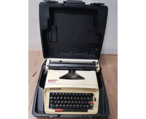 VINTAGE HERMES 305 TYPEWRITER IN CARRY CASE