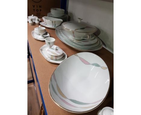 40 PIECES OF NORITAKE ROYAL CROCKERY DINNERWARE
