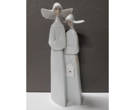 LLADRO FIGURE 4611 NUNS