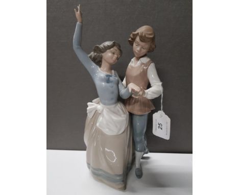 LLADRO 5256 FOLK DANCING