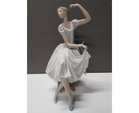 LLADRO FIGURE 5275 WEARY BALLERINA