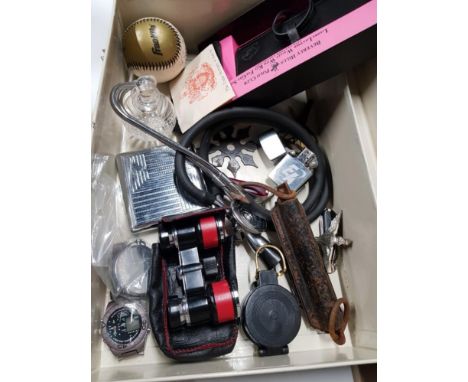 METAL CASE CONTAINING MISCELLANEOUS PIECES INCLUDING VINTAGE SALTERS SPRING BALANCE SCALES AND DOCTORS STETHOSCOPE ETC