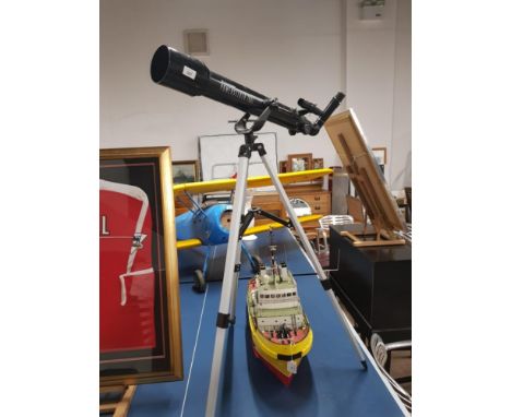 CELESTRON POWERSEEKER 70AZ TELESCOPE ON TRIPOD STAND
