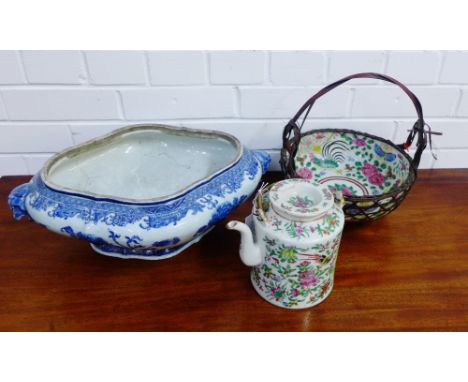 A mixed lot of oriental wares to include an 18th century Chinese blue and white oval tureen, (cover lacking and with damages)