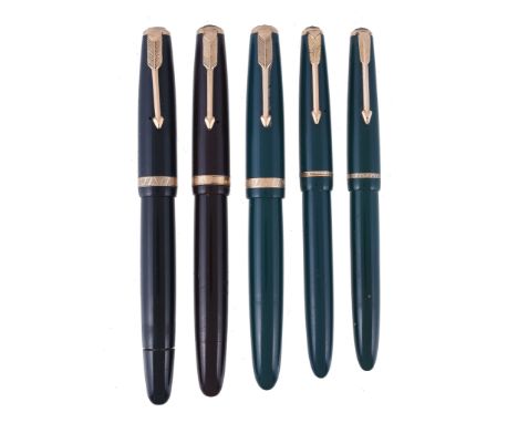  Parker, Duofold, a green fountain pen, the   cap with a gilt metal arrow clip and cap band, the nib stamped 14K, with a bar 