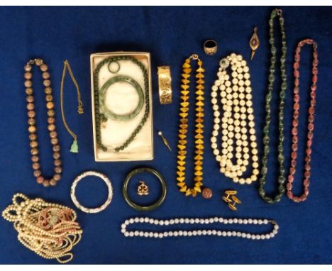 Jewellery and EPNS, a selection of vintage jewellery to include an amber bead necklace, a rolled gold bracelet, jade bangle a