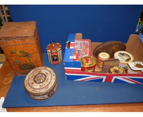 A quantity of vintage tins including Sharps Super Kreem Toffee, Fortnum &amp; Mason Christmas Tea, Peak Freans Carol Shorties