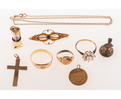 A mixed group of jewellery, including a 9ct gold Cornish Davy lamp charm, UK hallmark; a 9ct gold cross pendant, UK hallmark;