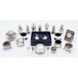 A mixed group of silver;