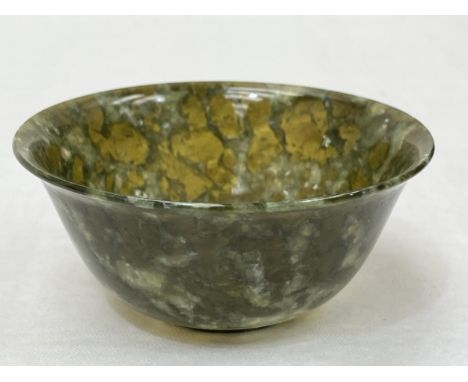 A Chinese spinach jade bowl. 3¾" diam.