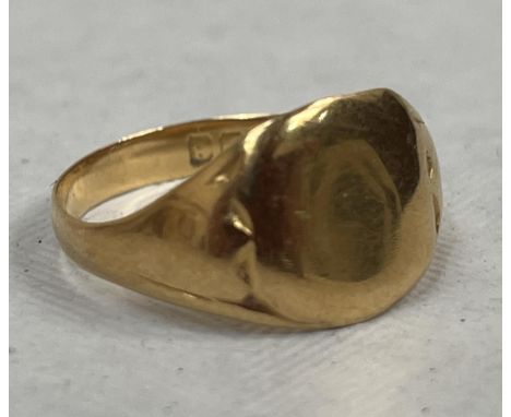 A signet ring. In gold marked 18. 4g. Size Q.