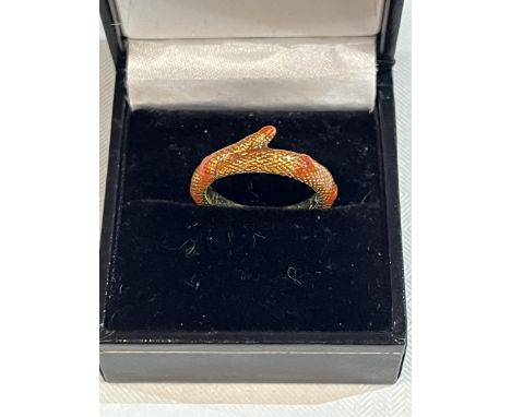 An enamel serpent ring, size N.