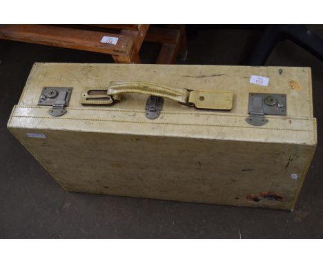 LARGE VINTAGE SUITCASE
