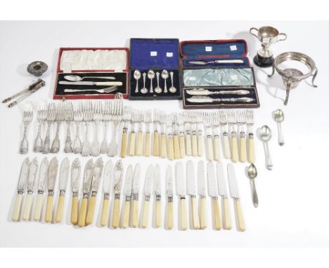 Silver, comprising; a pair of Victorian butter knives, Birmingham 1872, cased, a butter spade, Sheffield 1904, cased, a set o