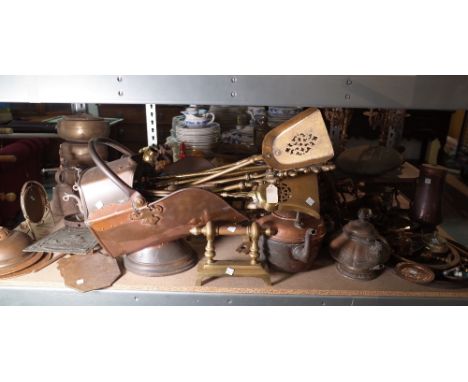 Metalware collectables, a quantity of mostly copper and brass including fire tools, trivets, candlesticks, plates, dishes and