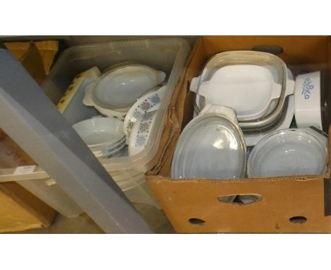 Two boxes of vintage Pyrex kitchenwares **PLEASE NOTE THIS LOT IS NOT ELIGIBLE FOR POSTING AND PACKING**
