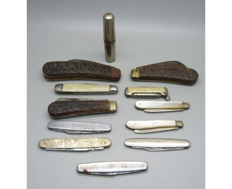 Assorted vintage pocket knives, including two silver and mother of pearl