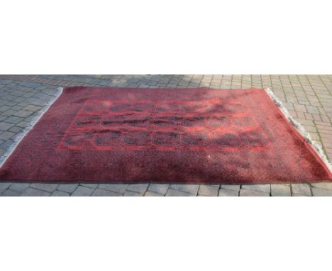 Lg red Persian style carpet 300cm x 206cm