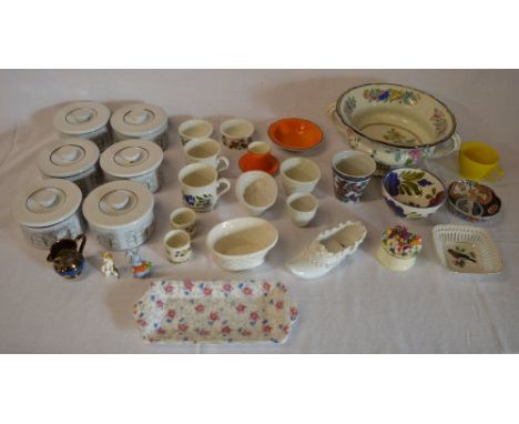 Hornsea ceramic tureens, Crown Ducal bowl and cup, ceramic posies etc