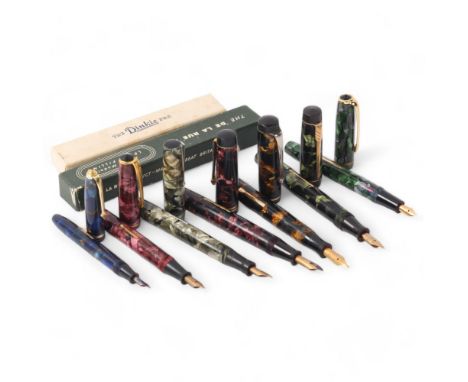 7 Vintage fountain pens with marbled resin bodies, including Conway Stewart Dinkie 550 (boxed), De La Rue Junior (boxed),  Me