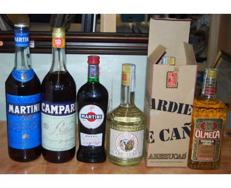 Mixed lot, to include Martini Bitter, Martini Rosso, Campari, Arehucas (2), Olmeca Tequila, Aalborg Akvavit, sundry liqueurs,