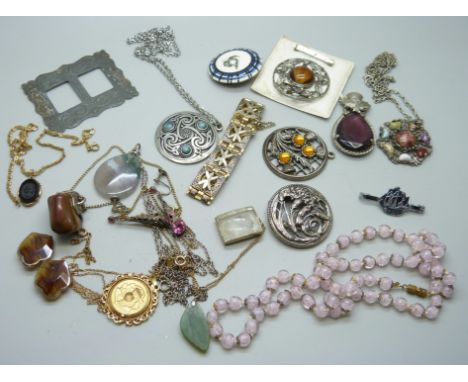 Vintage jewellery including Celtic and Sara Coventry glass intaglio pendant 