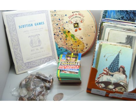 USA Ephemera including postcards, coins, football trade cards, programme for 1953 Scottish Games at Ladentown, Murray's 'Dial