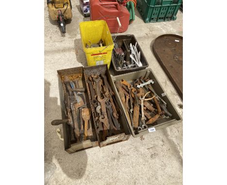 AN ASSORTMENT OF TOOLS TO INCLUDE SPANNERS, A BRACE DRILL AND CHISELS ETC 