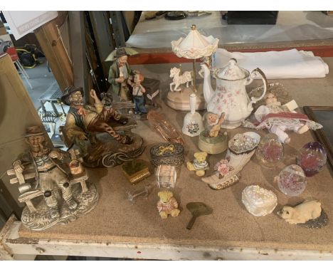 A MIXED SELECTION TO INCLUDE THREE CERAMIC ELDERLEY GENTLEMEN SAT ON A BENCHES , A PARAGON  TEA POT " VICTORIANA ROSE " ETC 