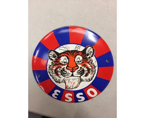 A SMALL CIRCULAR ENAMEL 'ESSO' SIGN. D15CM 