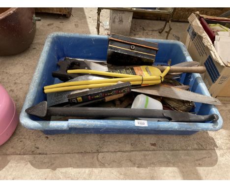 AN ASSORTMENT OF TOOLS TO INCLUDE SAWS, SHEARS AND LANCES ETC 