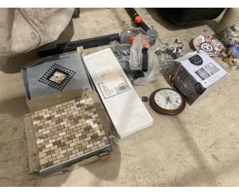 AN ASSORTMENT OF ITEMS TO INCLUDE MOSAIC TILES, PENDANT LIGHT FITTINGS AND A CLOCK ETC 
