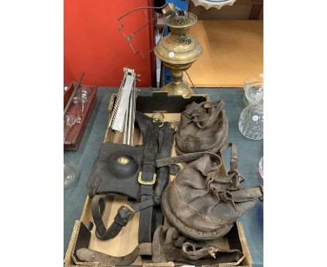 VARIOUS VINTAGE ITEMS TO INCLUDE A HEAVY HORSE BRIDLE, BOOTS, BRASS OIL LAMP AND A MUSIC STAND 