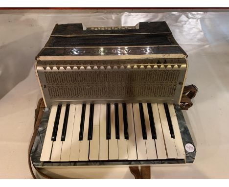A FRANCESCO MODELLO ACCORDION 