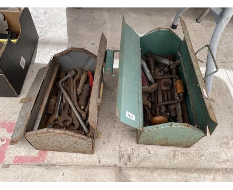 AN ASSORTMENT OF TOOLS TO INCLUDE SPANNERS AND BRACE DRILLS ETC 