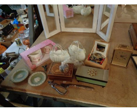 VARIOUS CERAMIC ITEMS TO INCLUDE TWO GLASSWARE, A CLOCK AND TWO MUSIC BOXES 