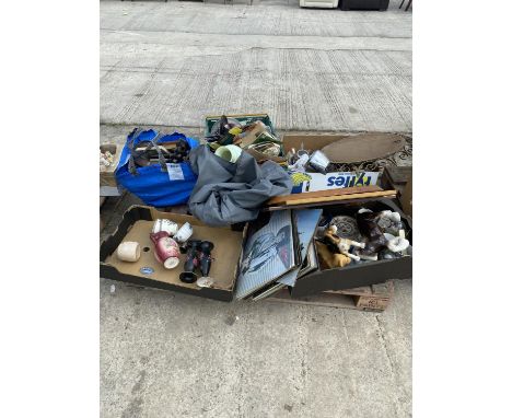 AN ASSORTMENT OF HOUSEHOLD CLEARANCE ITEMS TO INCLUDE CERAMIC FIGURES AND LP RECORDS ETC 