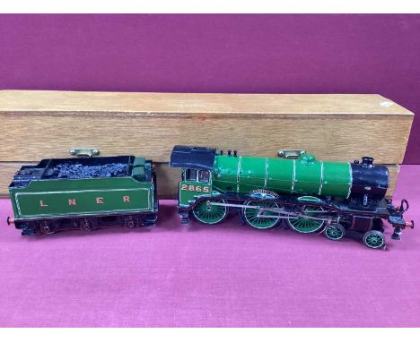 A Brass 'O' Gauge/7mm Kit Built Class B17/4 4-6-0 Steam Locomotive with Six Wheel Tender L.N.E.R Green R/No 2865: built/paint
