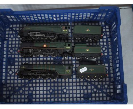 Three 'OO' Gauge/4mm 4-6-2 Steam Tender Locomotives, BR green, unboxed, comprising A Hornby (China) class A4 "Falcon" R/No 60