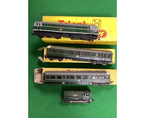 A Triang T.T. Gauge Class 104 D.M.U BR green Ref T.190 Power Car and Ref T.136 Trailer, both boxed; plus Ref No T.96 boxed Cl