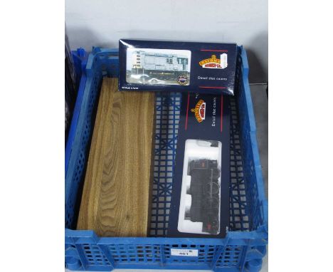 Three Bachmann 'OO' Gauge/4mm Boxed Locomotives, comprising a Ref No 32-101 Class 08 diesel shunter BR green R/No D3729; a Re
