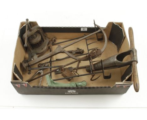 A box of tools inc thatchers needle G