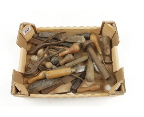 A quantity of leather workers tools G