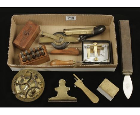A box of tools G-