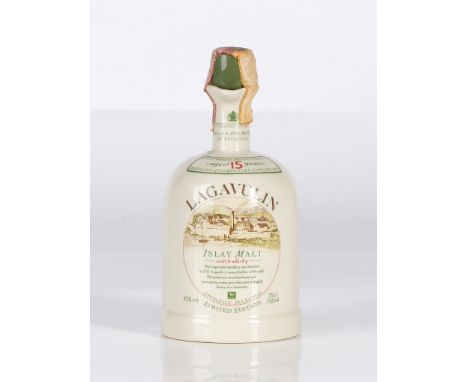 Lagavulin 15 Years Old Islay Collezione privata Private collection Bottiglia in ceramica Ceramic bottle  (1 bt) € 500 