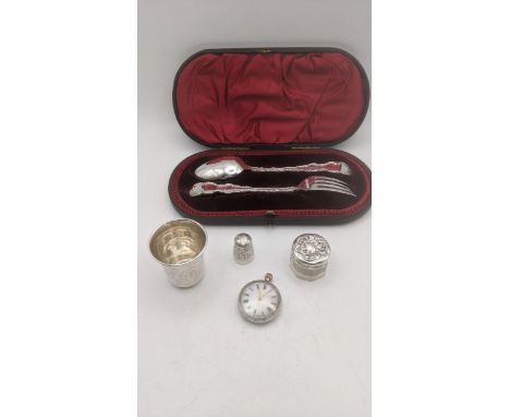 Silver collectables to include an early 20th century open faced keyless pocket watch, along with a silver lidded embossed dre