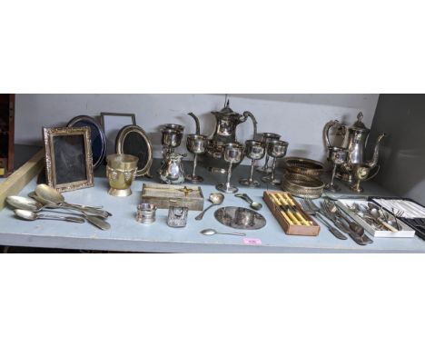 A mixed lot of silver and silver plate to include a Danish silver spoon with hammered decoration to the shelf, stamped three 