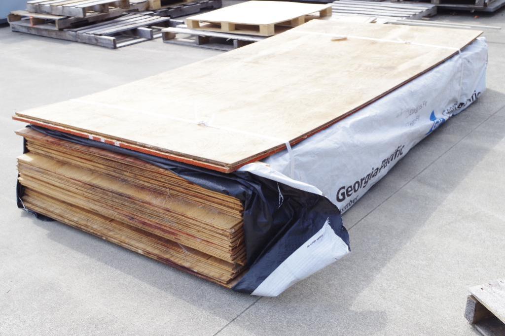 [QTY] Siding & Plywood (19) 4x8 x 9/16" Fir Siding, (3) 4x8 x 1/2