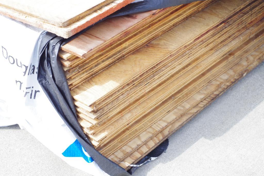 [QTY] Siding & Plywood (19) 4x8 x 9/16" Fir Siding, (3) 4x8 x 1/2